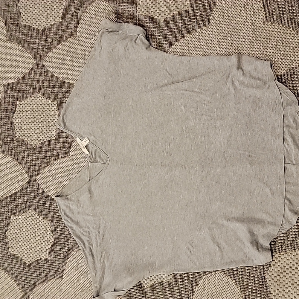 Buckle brand top
